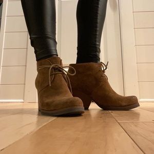 Korks Suede Ankle Lace-up Boots